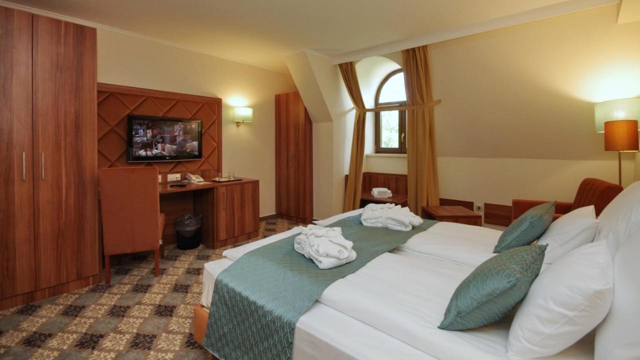 Wellness Hotel Gyula Exterior foto