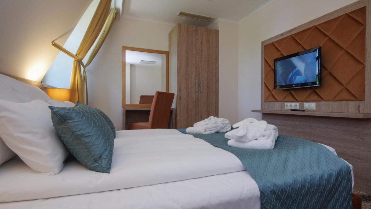 Wellness Hotel Gyula Exterior foto