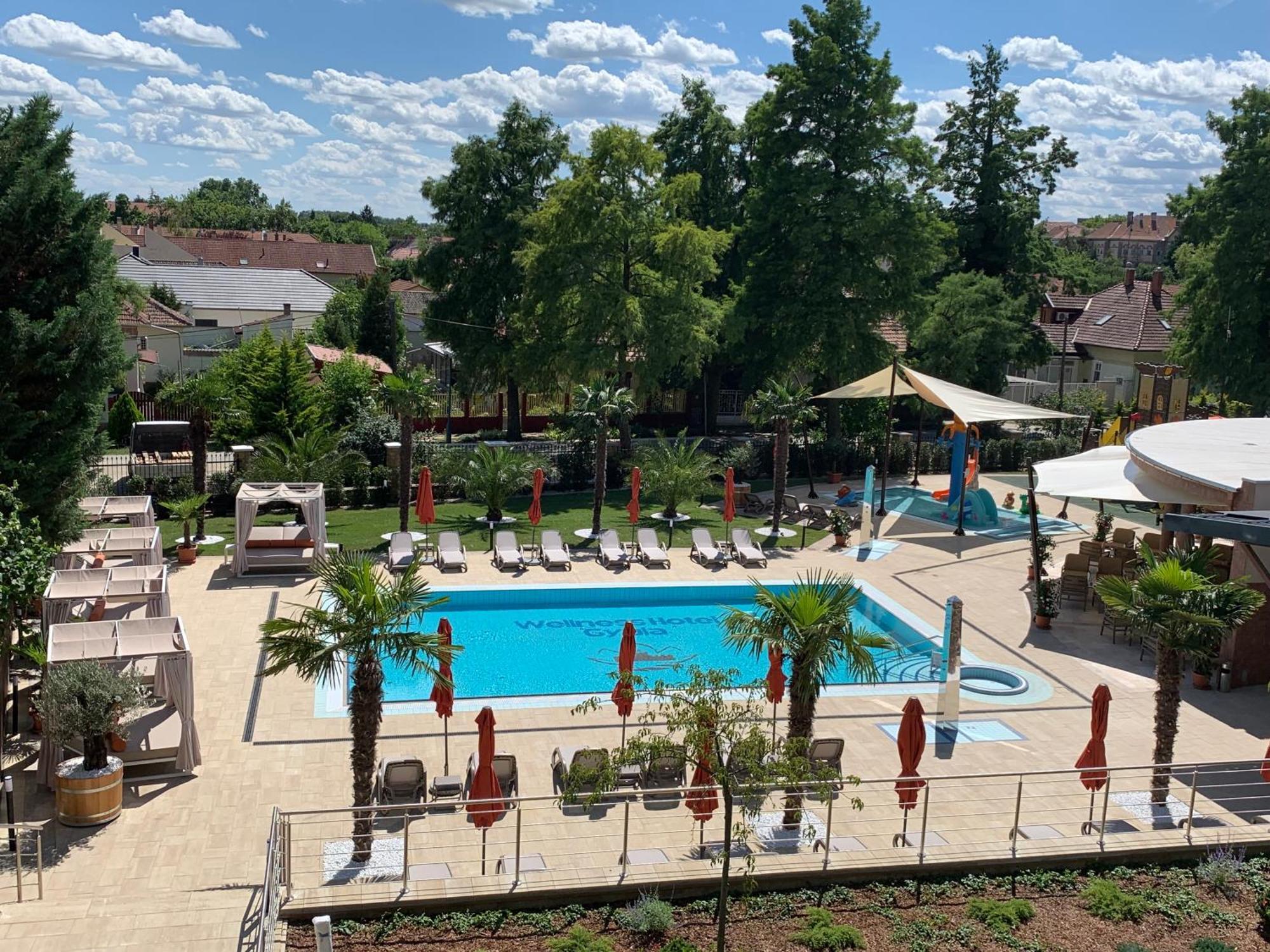 Wellness Hotel Gyula Exterior foto