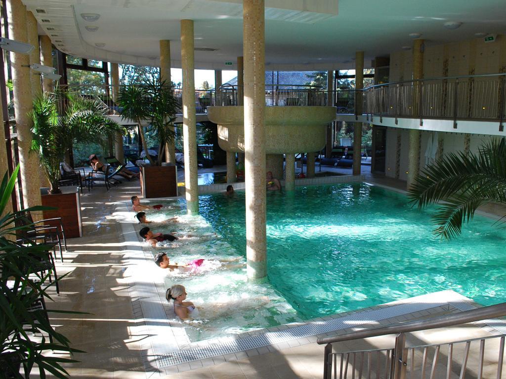 Wellness Hotel Gyula Exterior foto