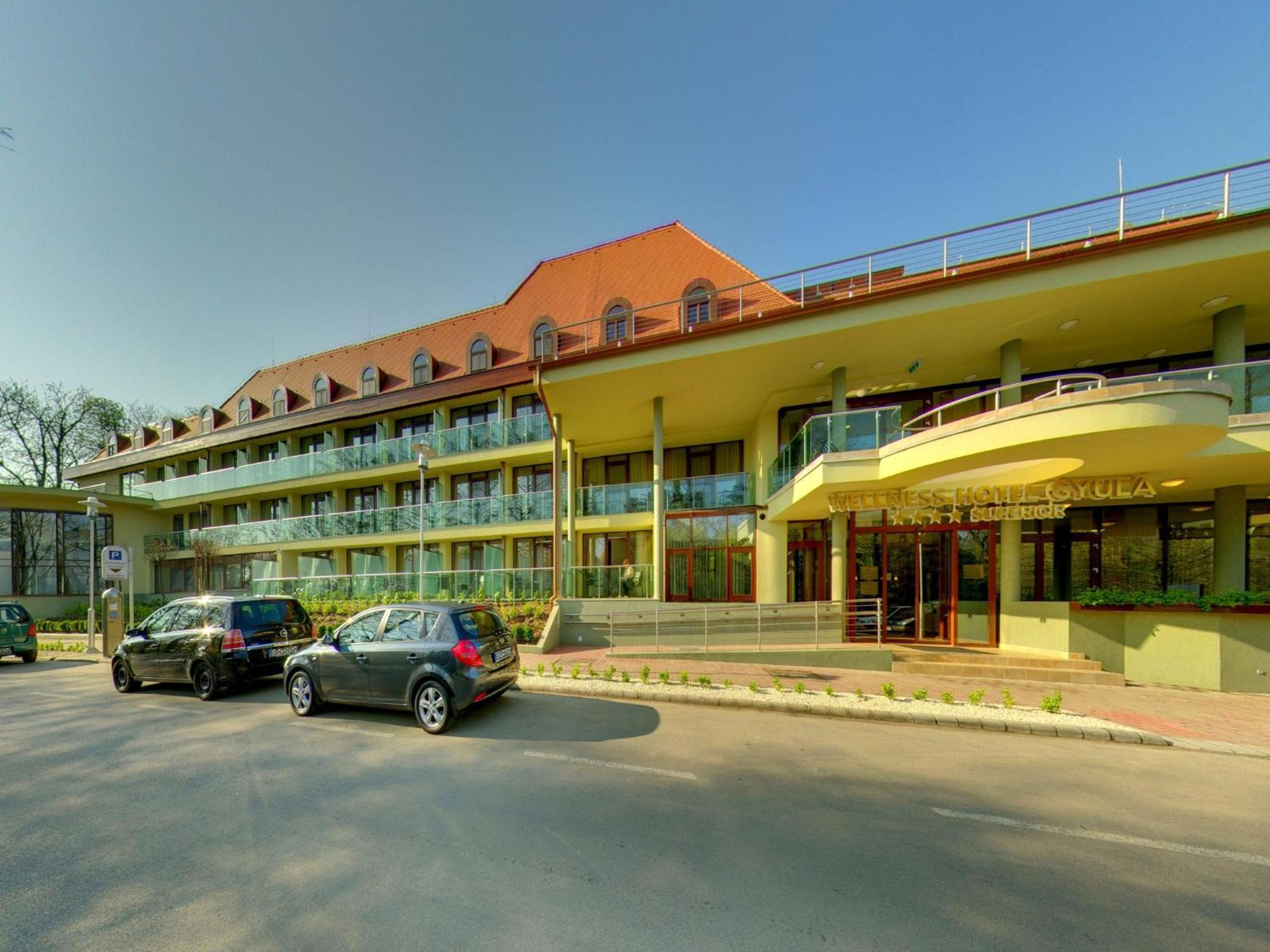 Wellness Hotel Gyula Exterior foto